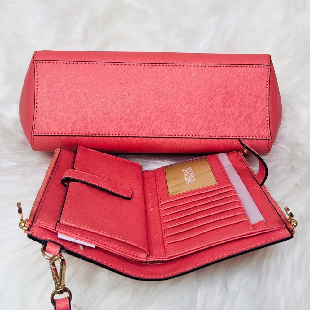Michael Kors Jet Set Chain Tote Wallet Set - Picture 5 of 8
